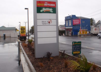 Plinth and pylon signage signwriters auckland